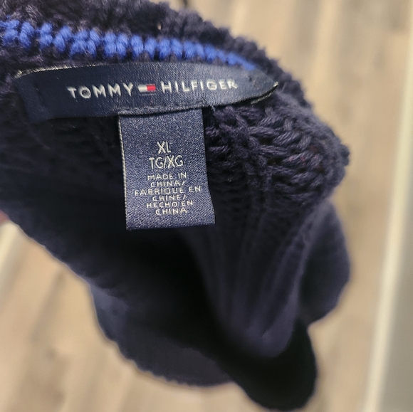 Beautiful Tommy Hilfiger women's sweater - Picture 4 of 4